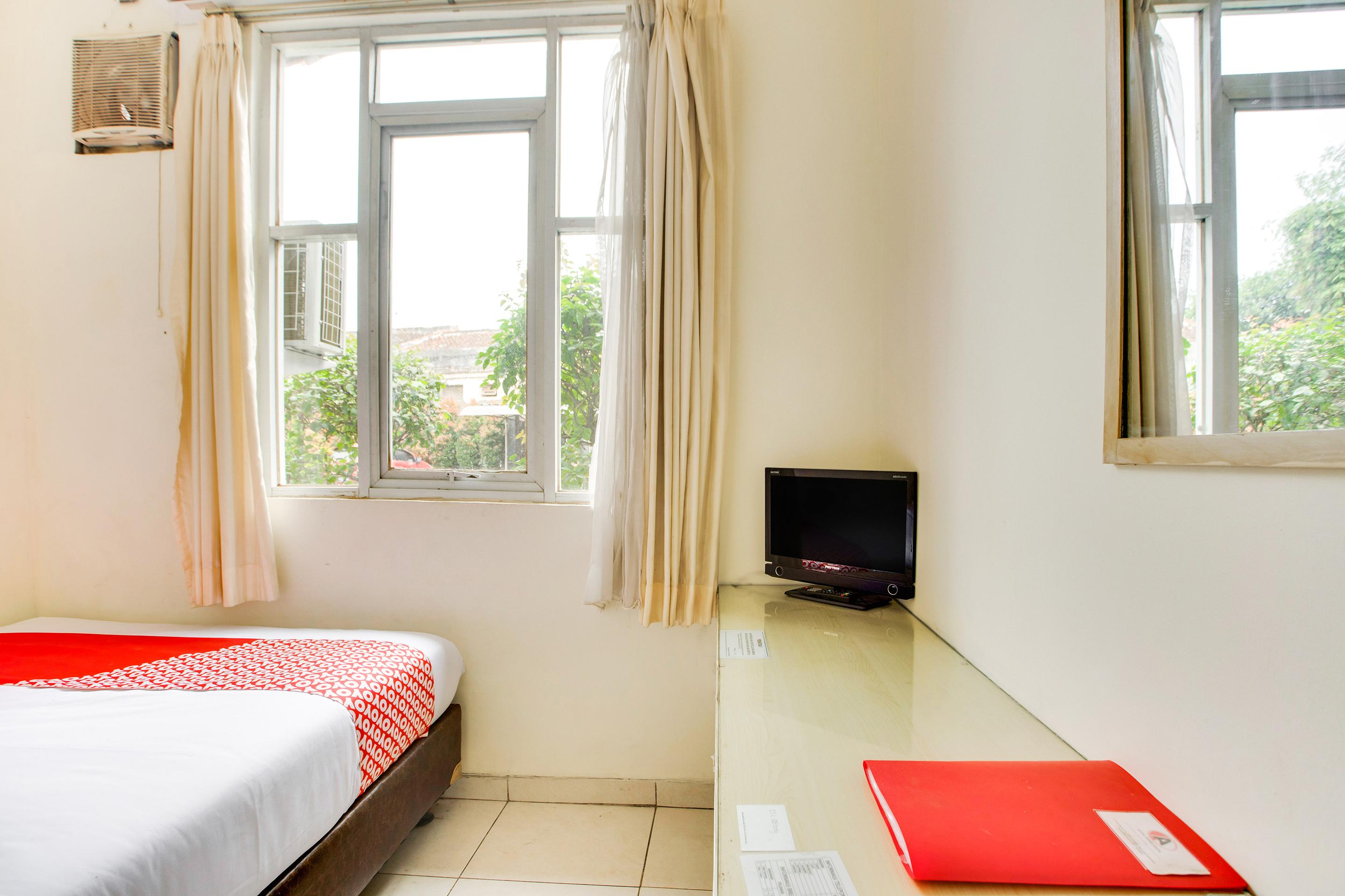 Reddoorz @ Hotel Arimbi Dewi Sartika Baru Bandung Exteriér fotografie