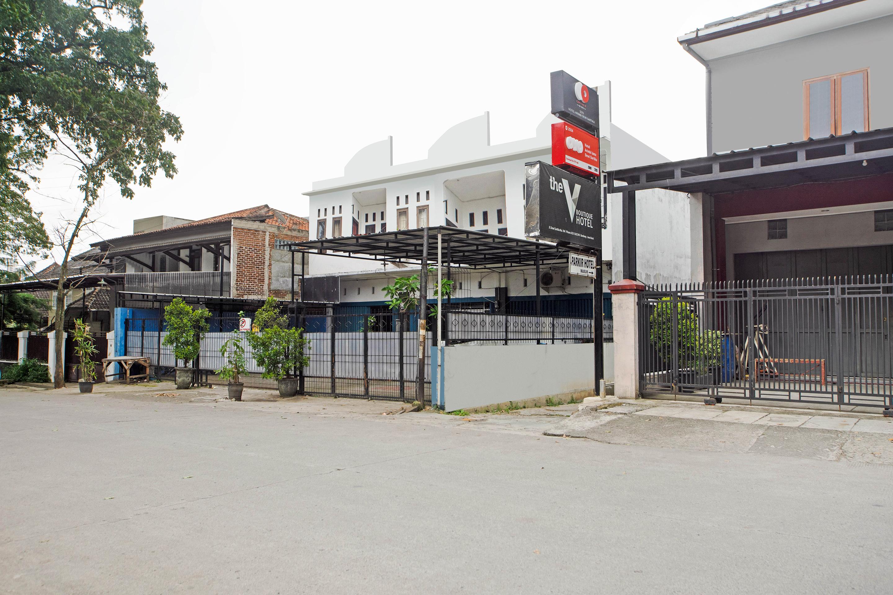 Reddoorz @ Hotel Arimbi Dewi Sartika Baru Bandung Exteriér fotografie